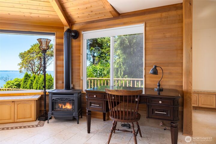 10  Edgewater Drive  Camano Island WA 98282 photo