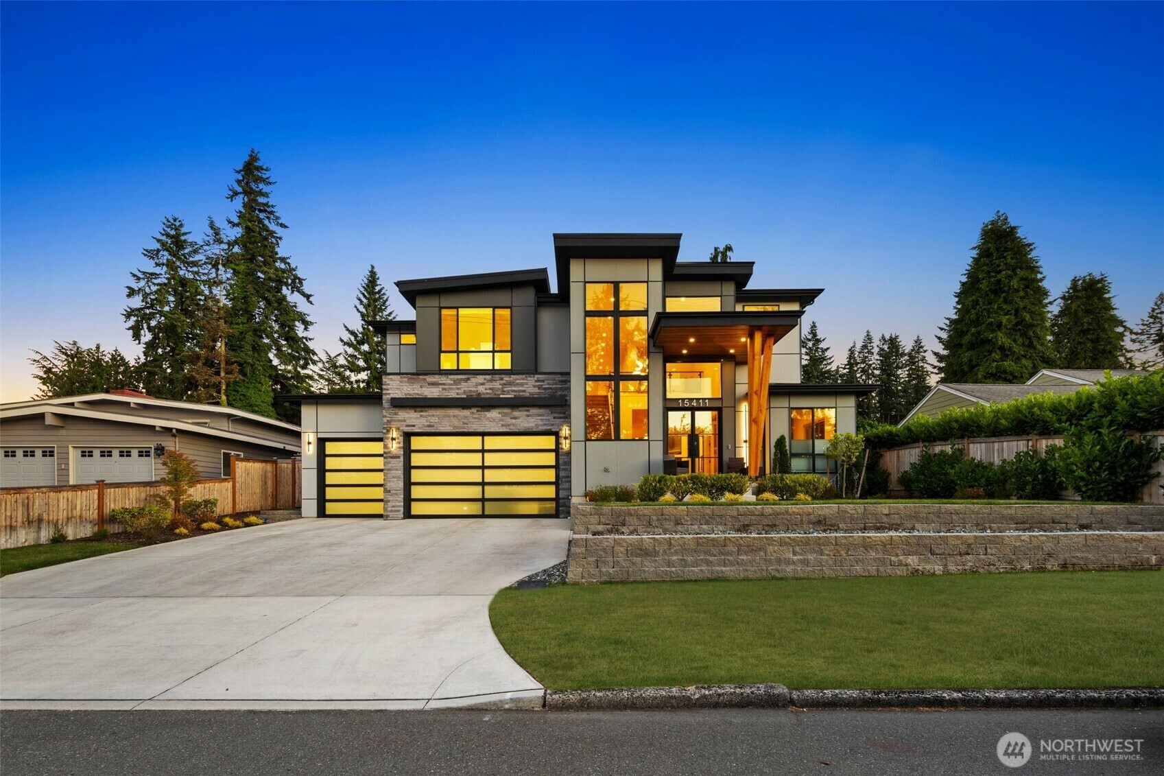 Property Photo: 15411 SE 38th Street WA 98006