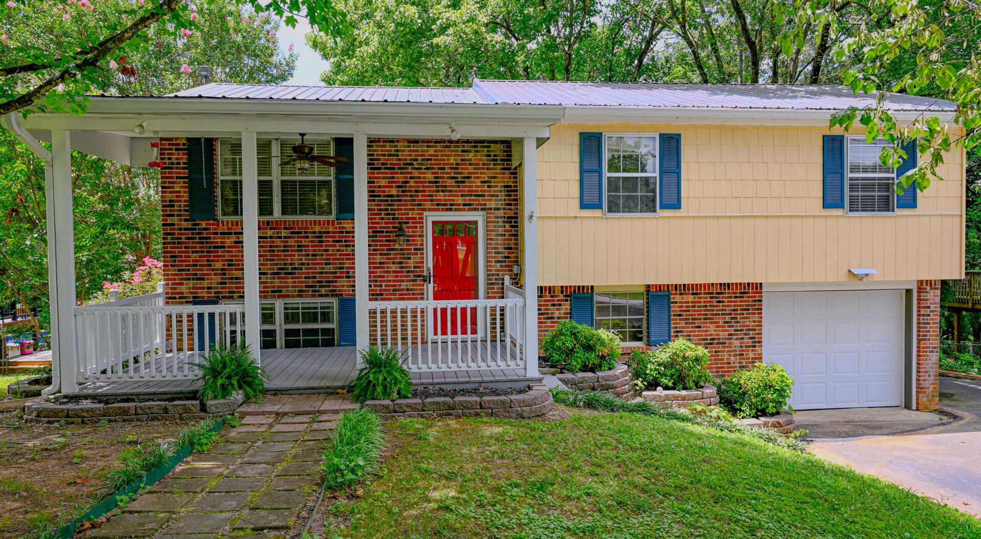 Property Photo: 6638 Sandwood Circle TN 37341