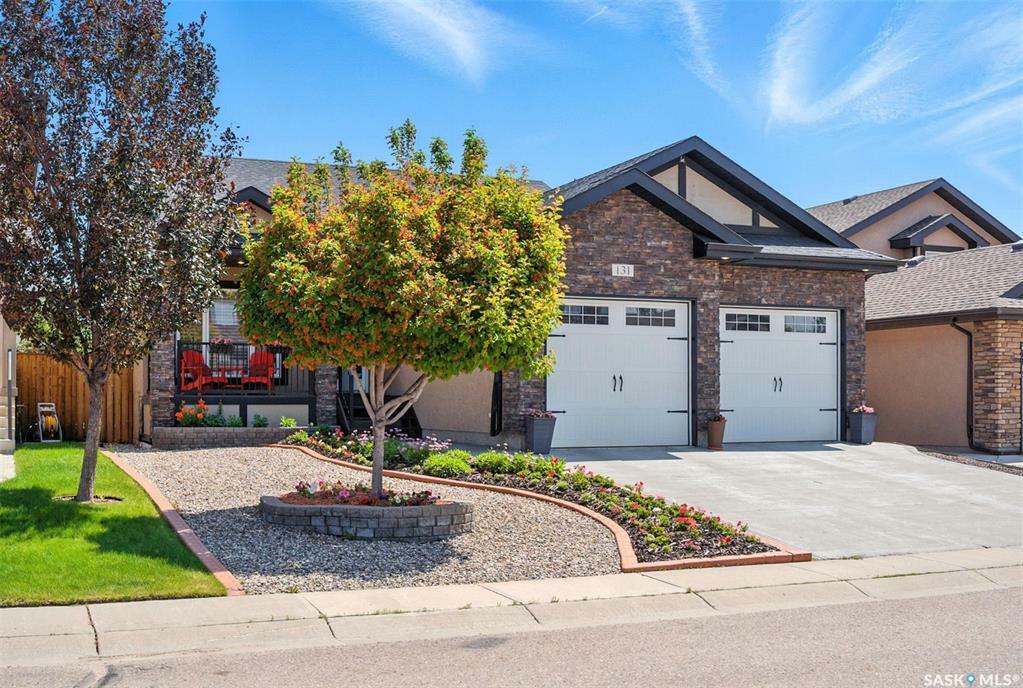 Property Photo:  131 Snell Crescent  SK S7T 0M7 