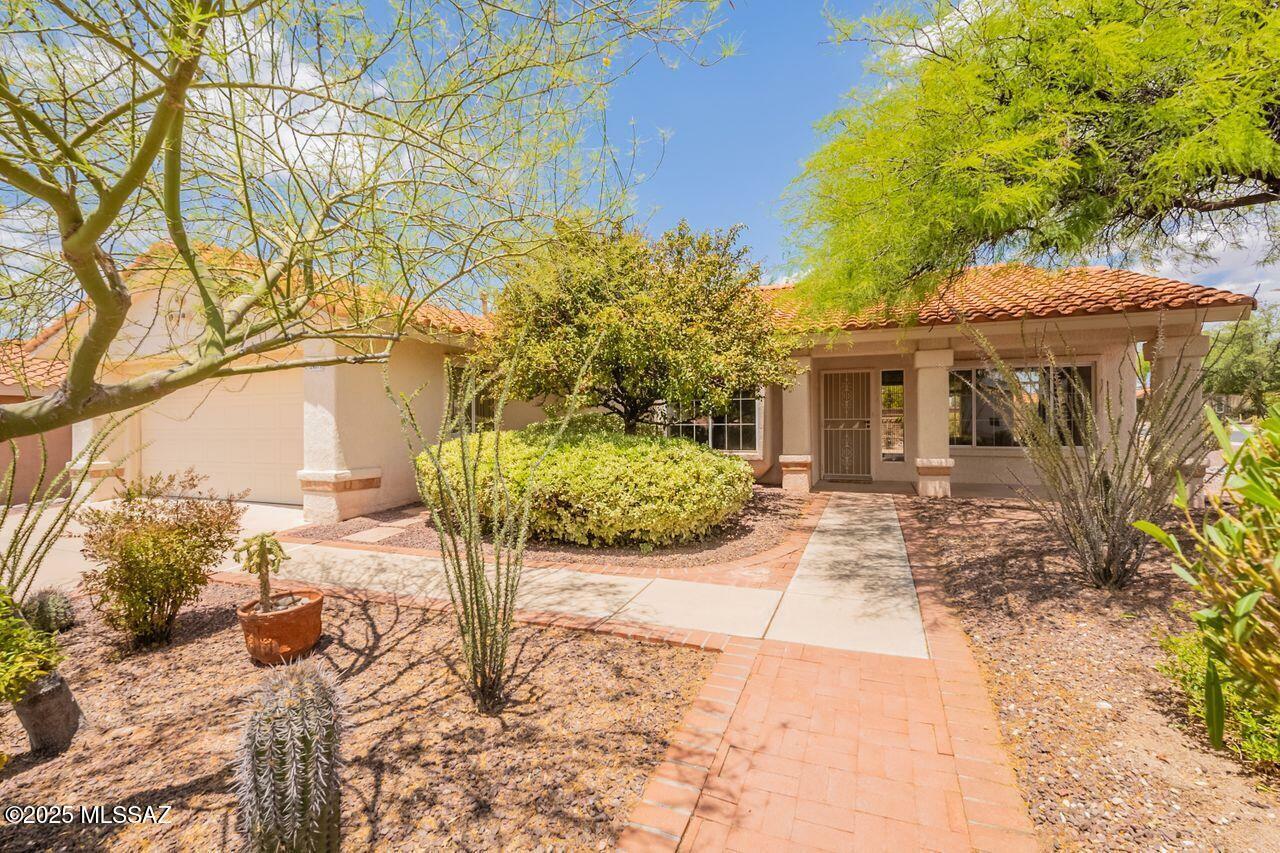 Property Photo: 14571 N Sky Trail AZ 85755