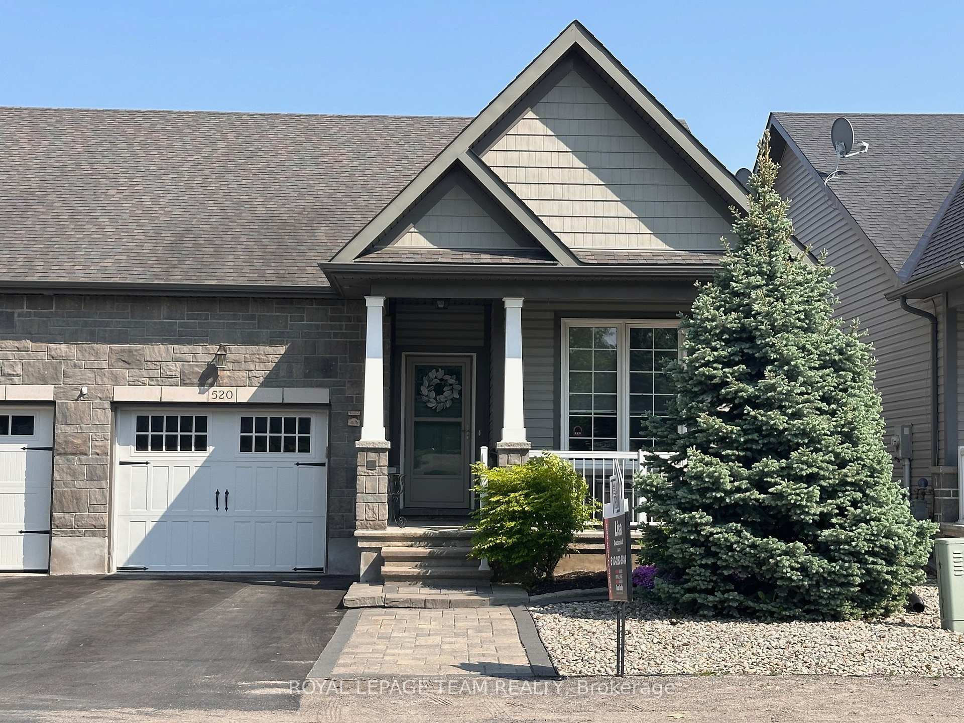 Property Photo: 520 Clothier Street W ON K0G 1J0