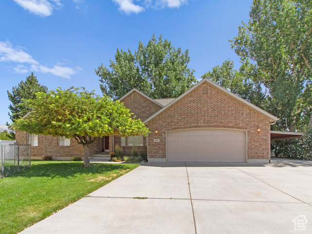 Property Photo: 643 E 140 N UT 84003