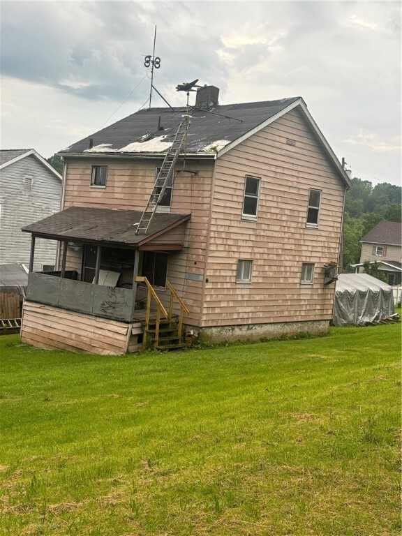 Property Photo: 304 Slatemore Dr PA 15057