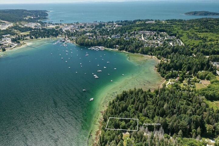 Property Photo: 6051 Kingfisher Avenue BC V7Z 0R1