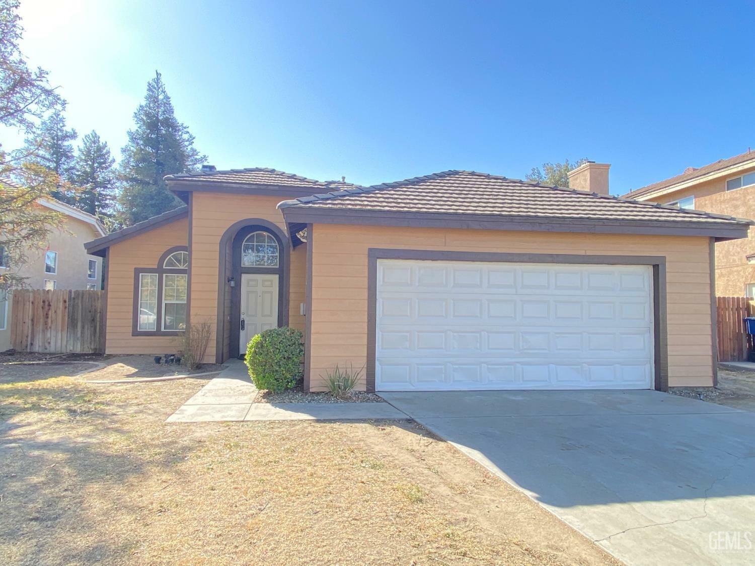5217 Clover Mountain Street  Bakersfield CA 93313 photo