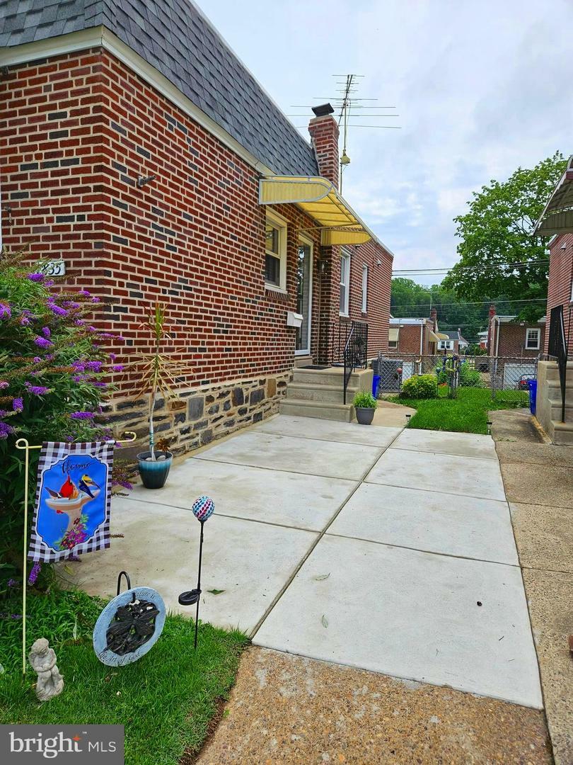 Property Photo: 7835 Brous Avenue PA 19152