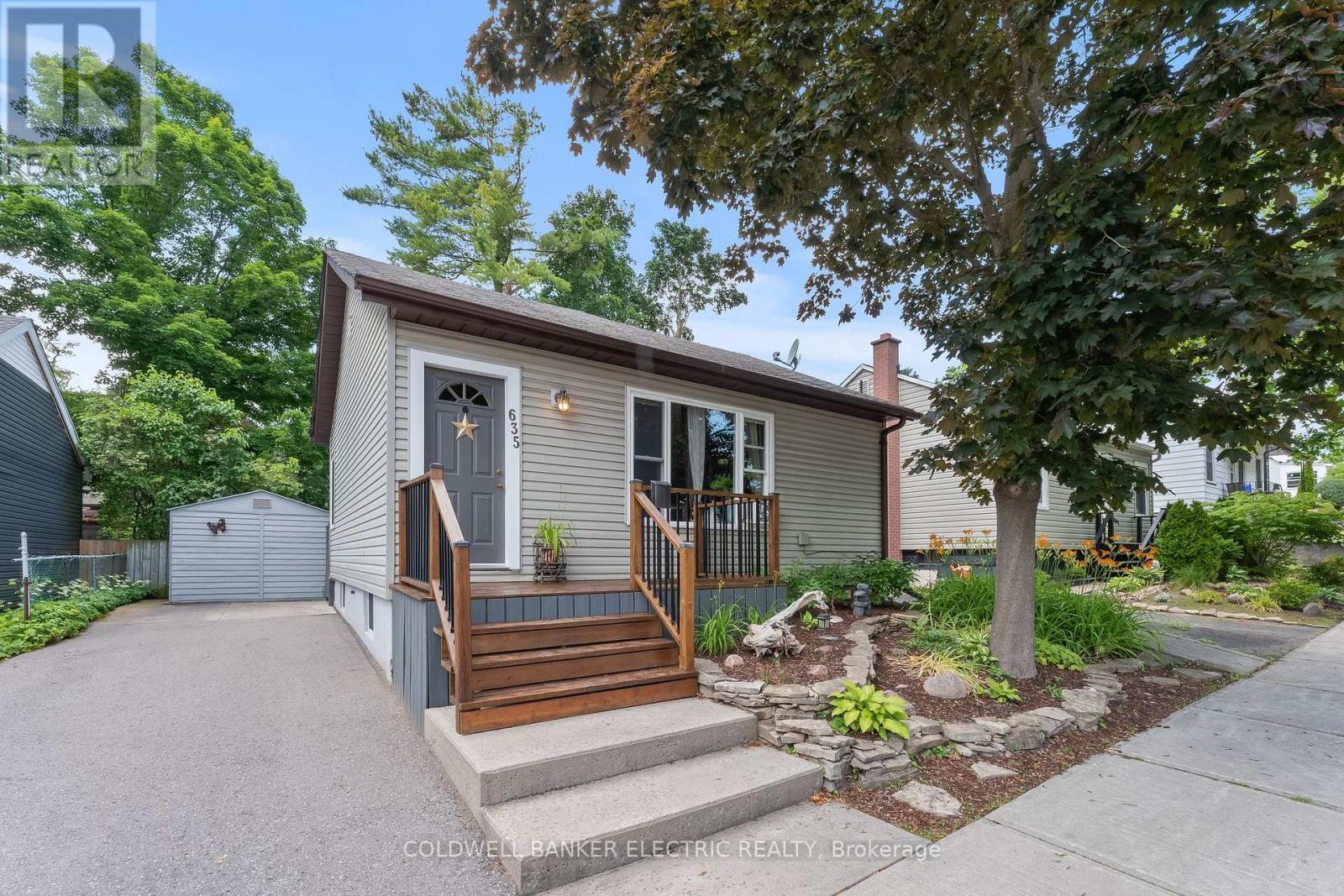 Property Photo: 635 Park Street North ON K9H 4S4