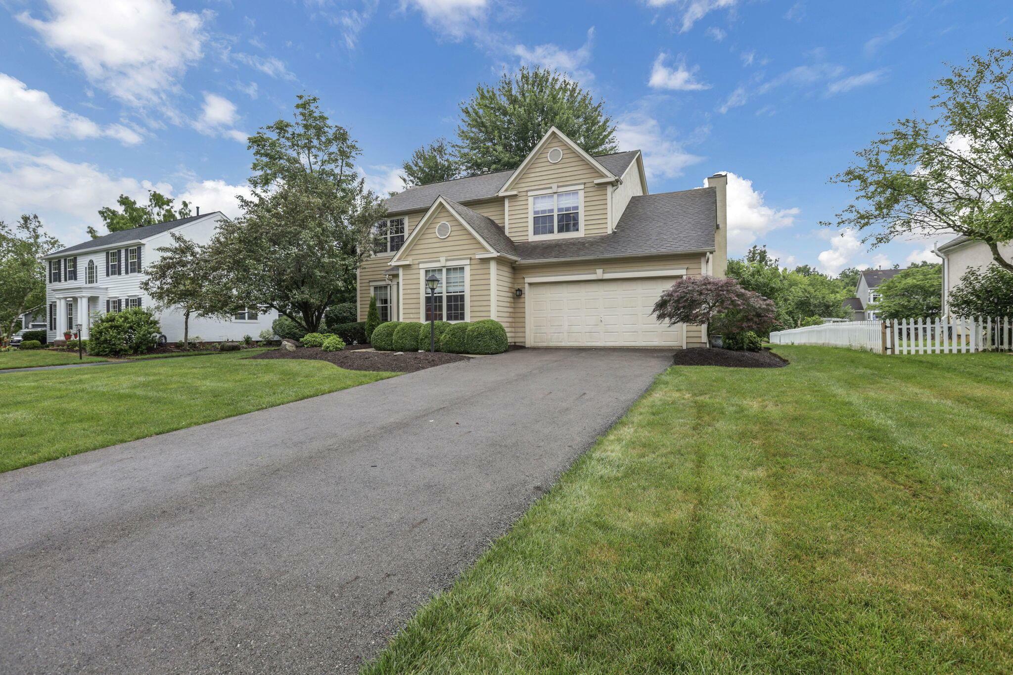 Property Photo: 2171 Castlebrook Drive OH 43065
