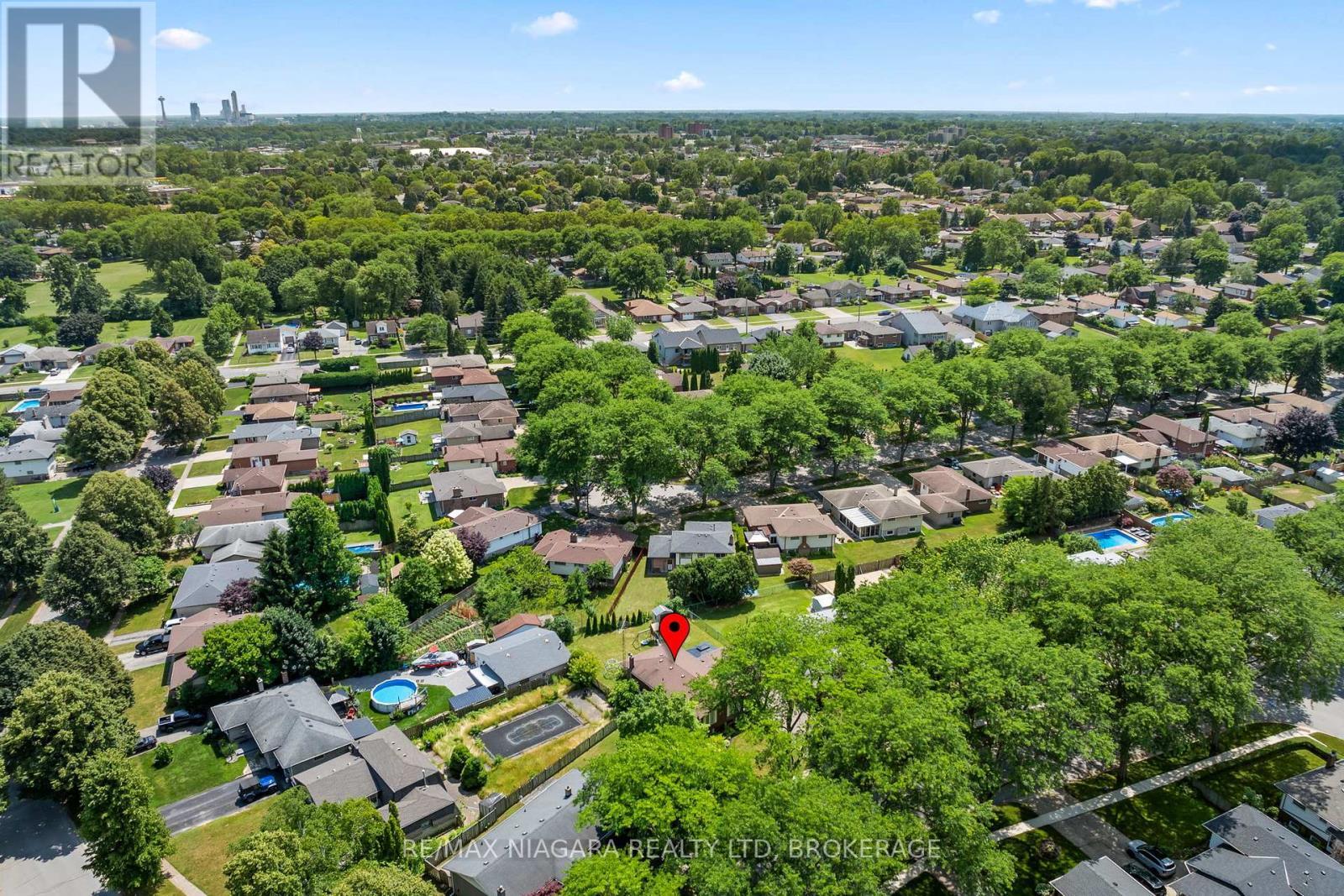 Property Photo: 5892 Theresa Street ON L2J 2J3
