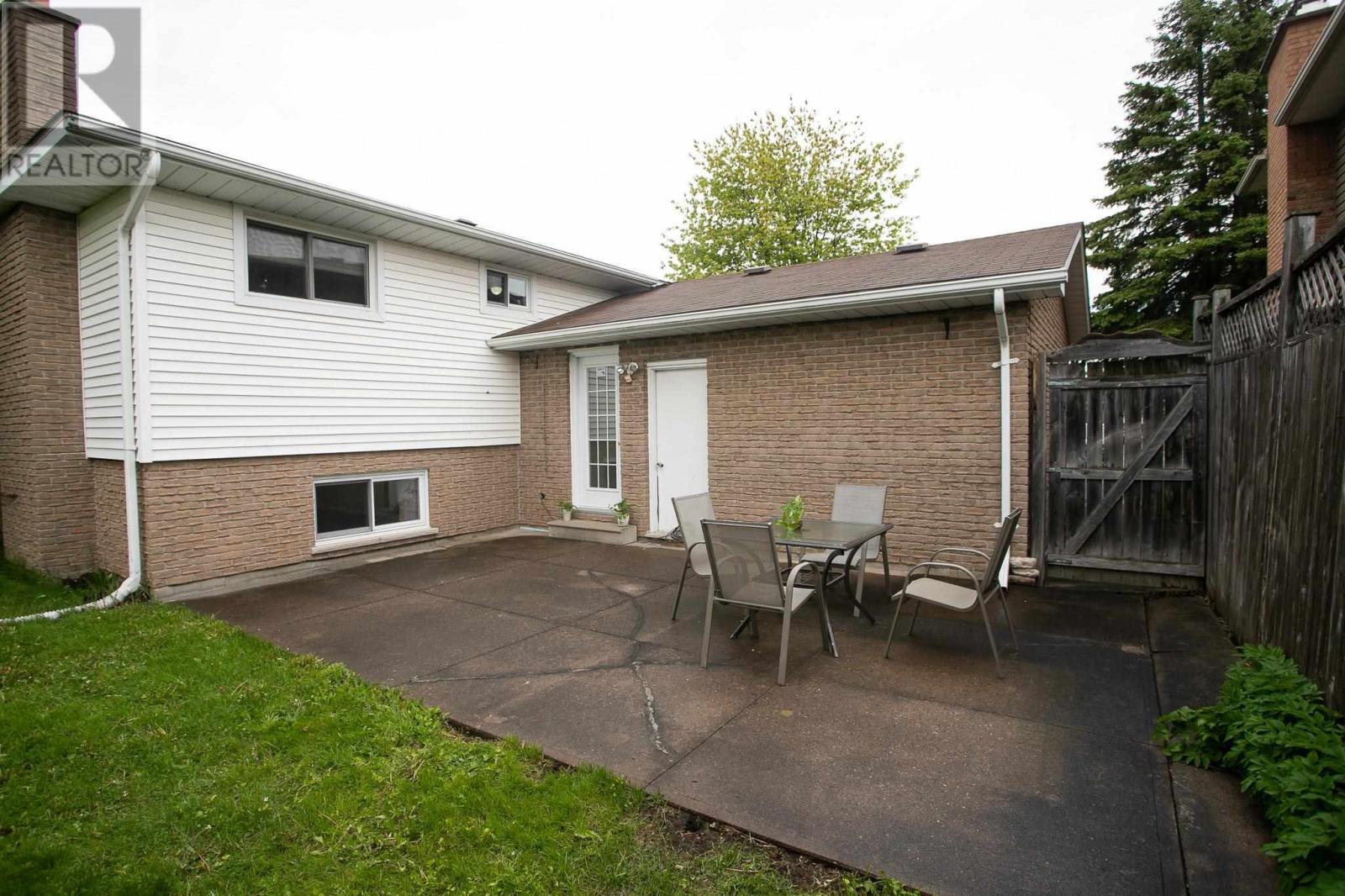 Property Photo:  25 Healy St  ON P6A 6C1 