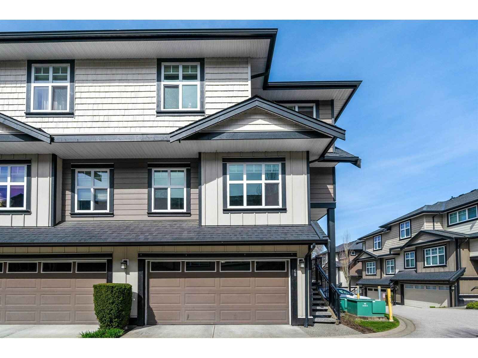 6350 142 68  Surrey BC V3X 1B8 photo