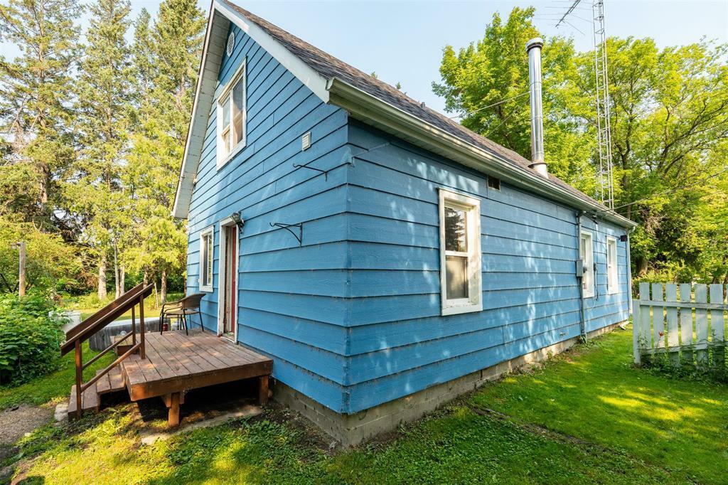 Property Photo: 29 Willow Street MB R0H 0Z0