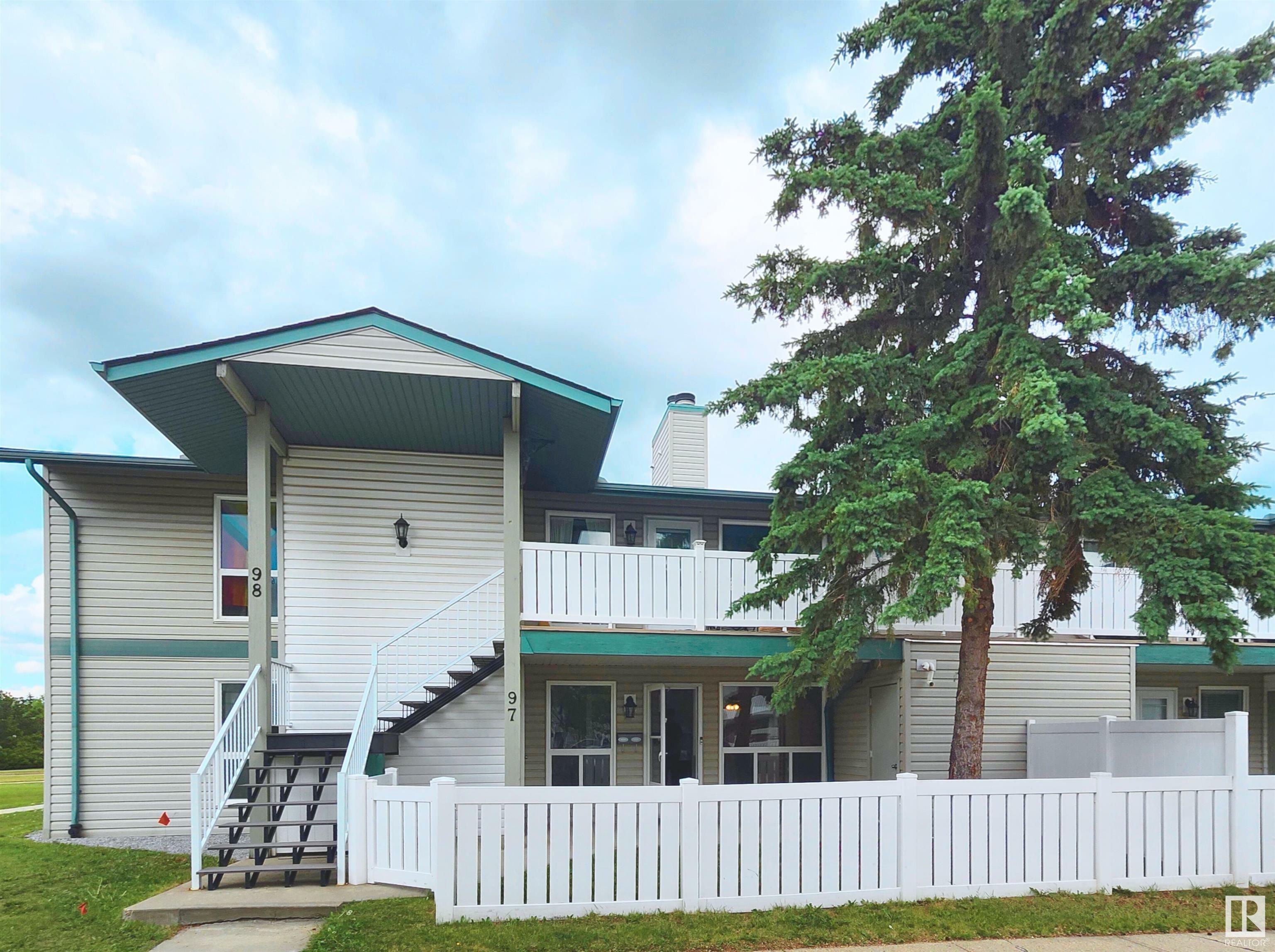 Photo de la propriété: 2703 79 Street NW 97 AB T6K 3Z6
