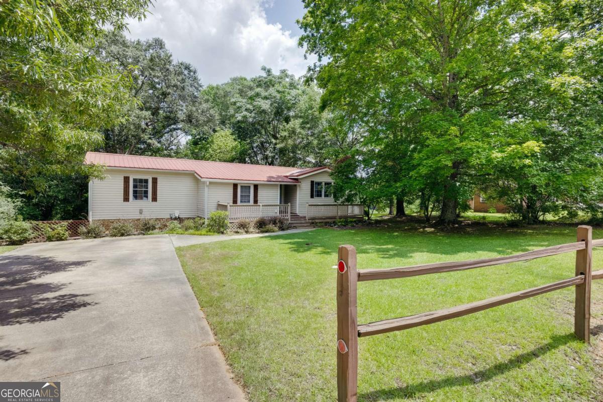 Property Photo: 2060 Simonton Bridge Road GA 30677