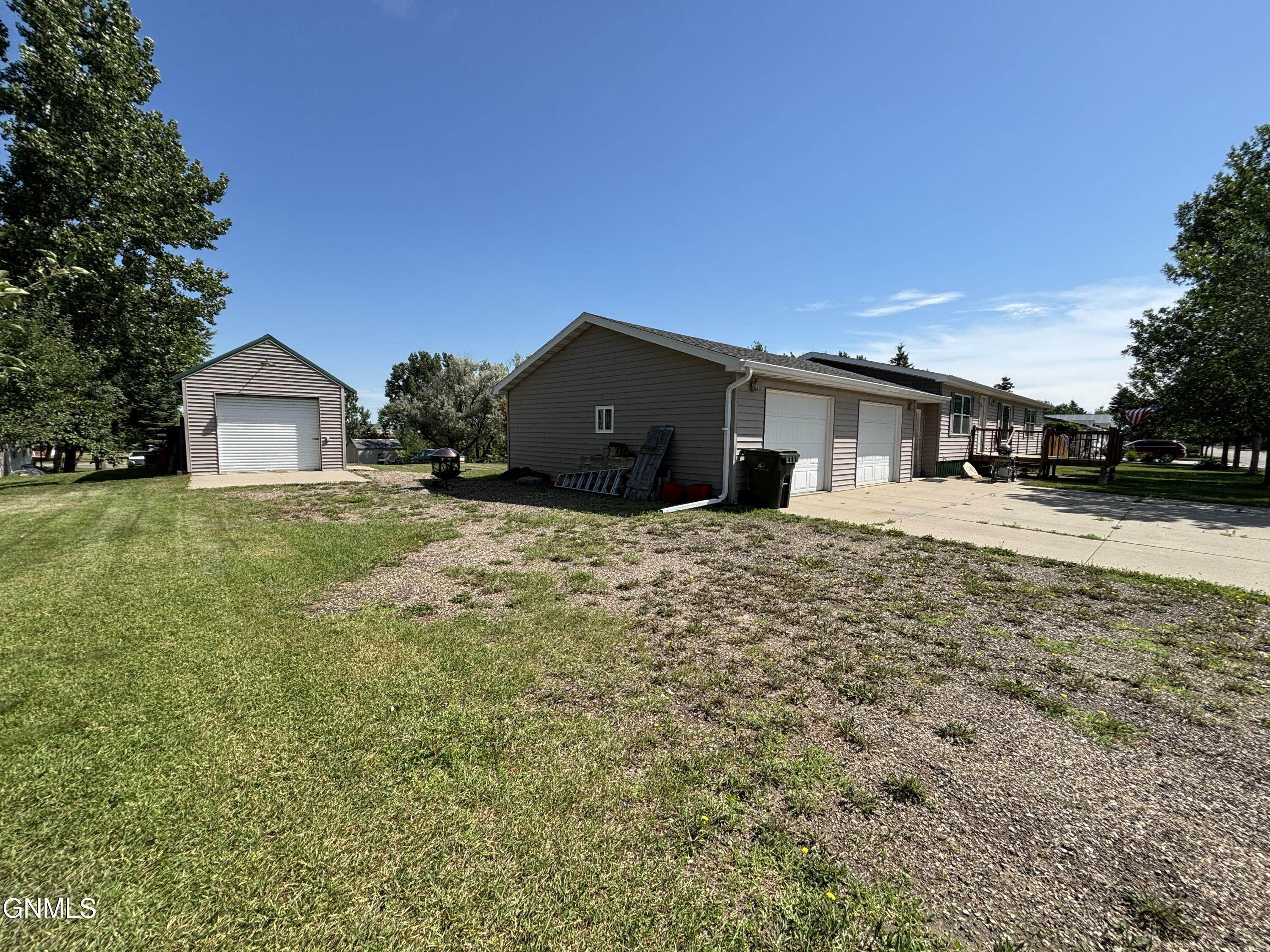 Property Photo: 1212 Sunflower Lane ND 58545
