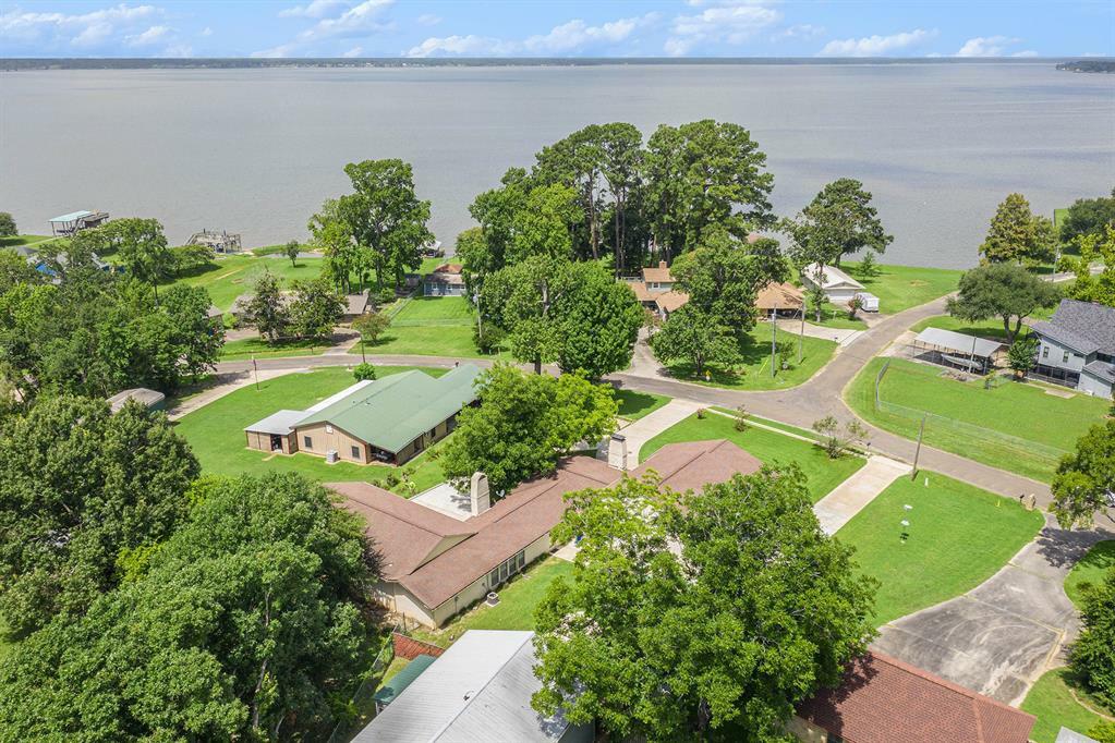Property Photo: 235 Lakeview Harbor TX 77360