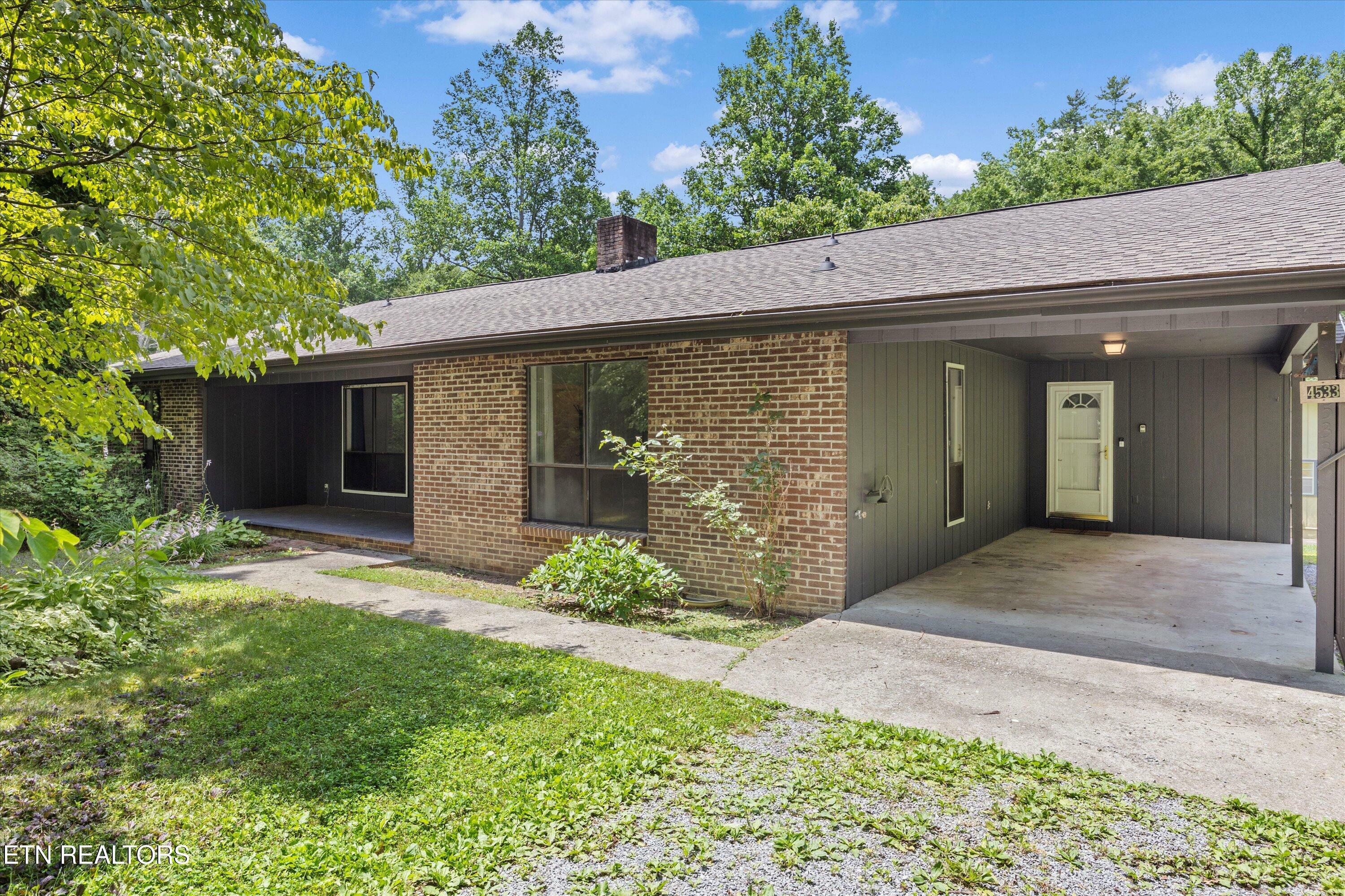 Property Photo: 4533 E Scenic Drive TN 37738