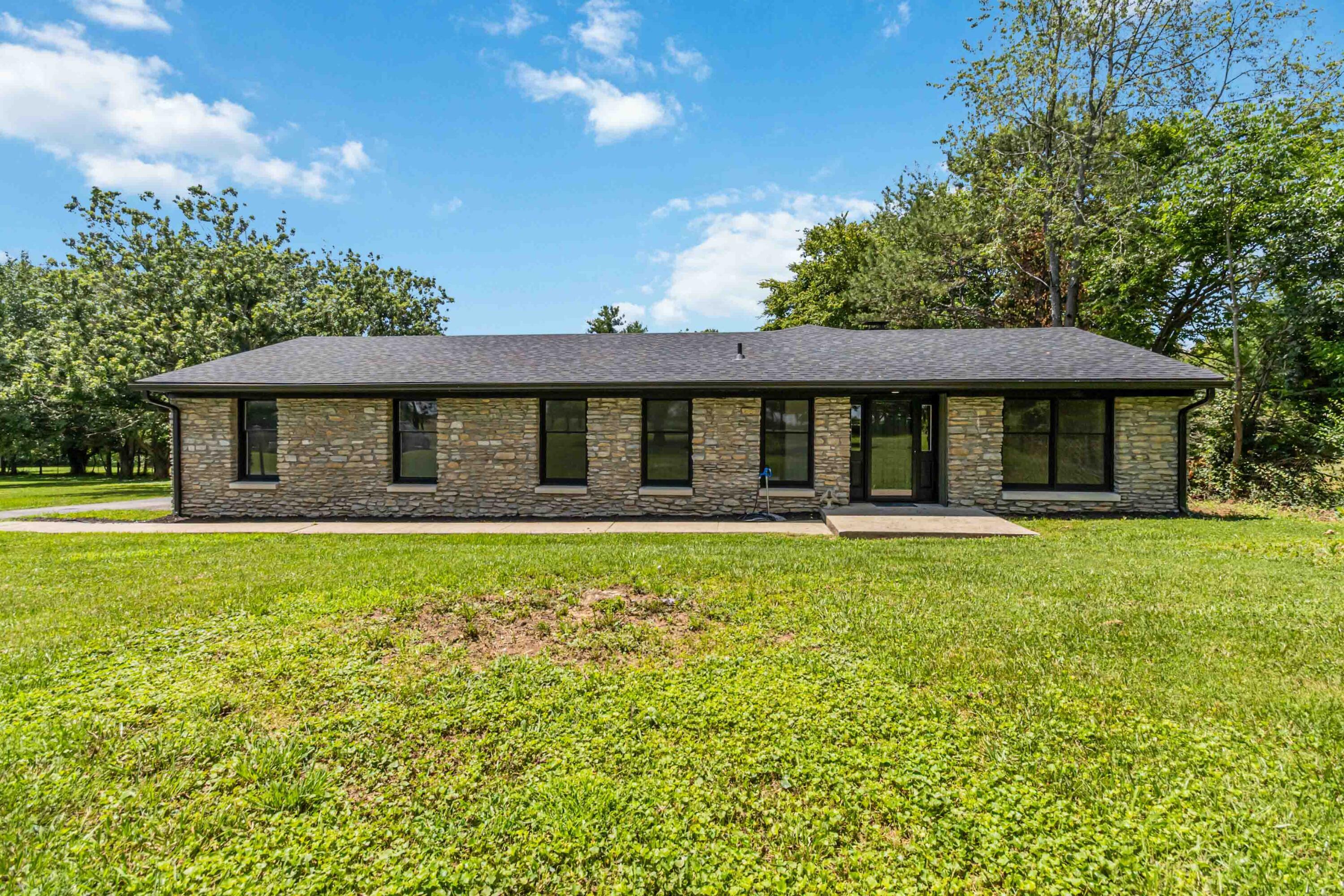 Property Photo: 499 Hill Road KY 40361