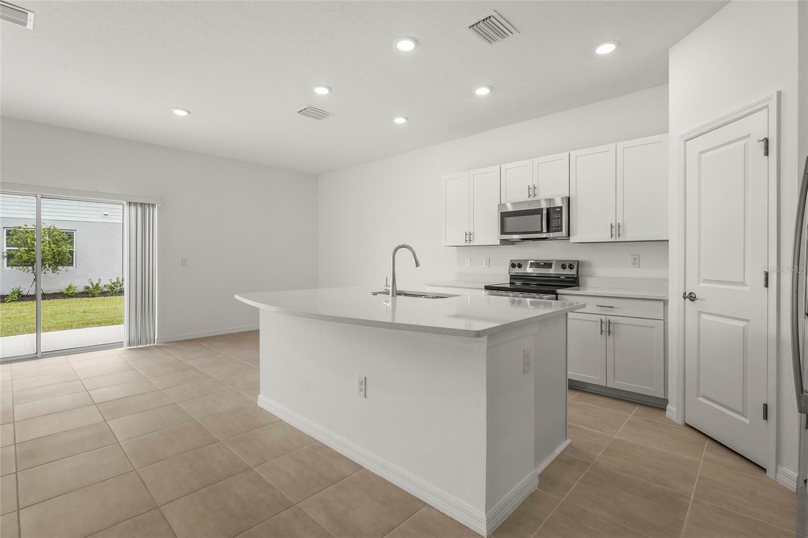 Property Photo: 8705 Winter Breeze Way FL 34241