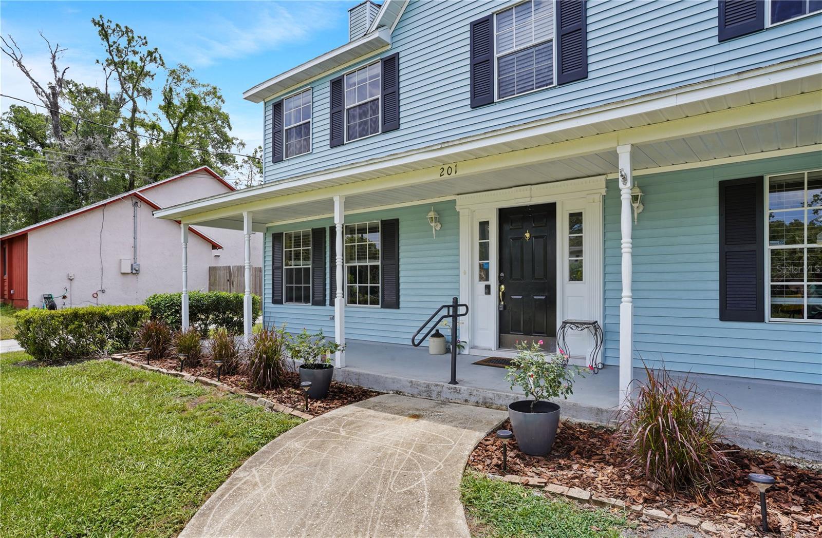 Property Photo: 201 Garden Lane FL 32750