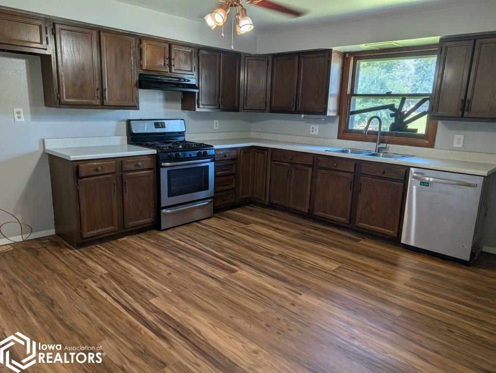 Property Photo: 406 Carter St IA 50464