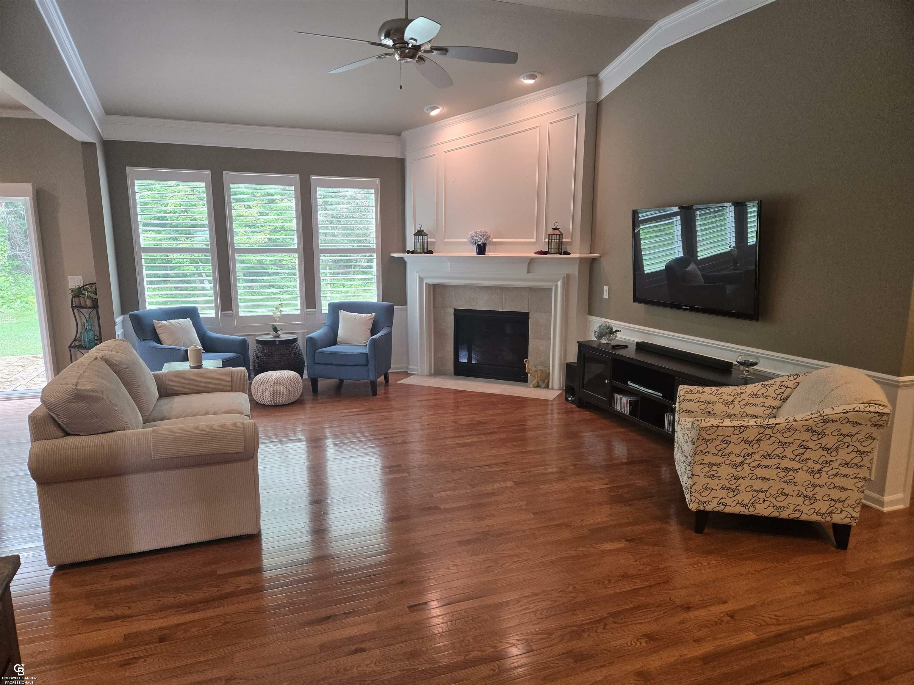 Property Photo: 49728 Lakewood Street MI 48042