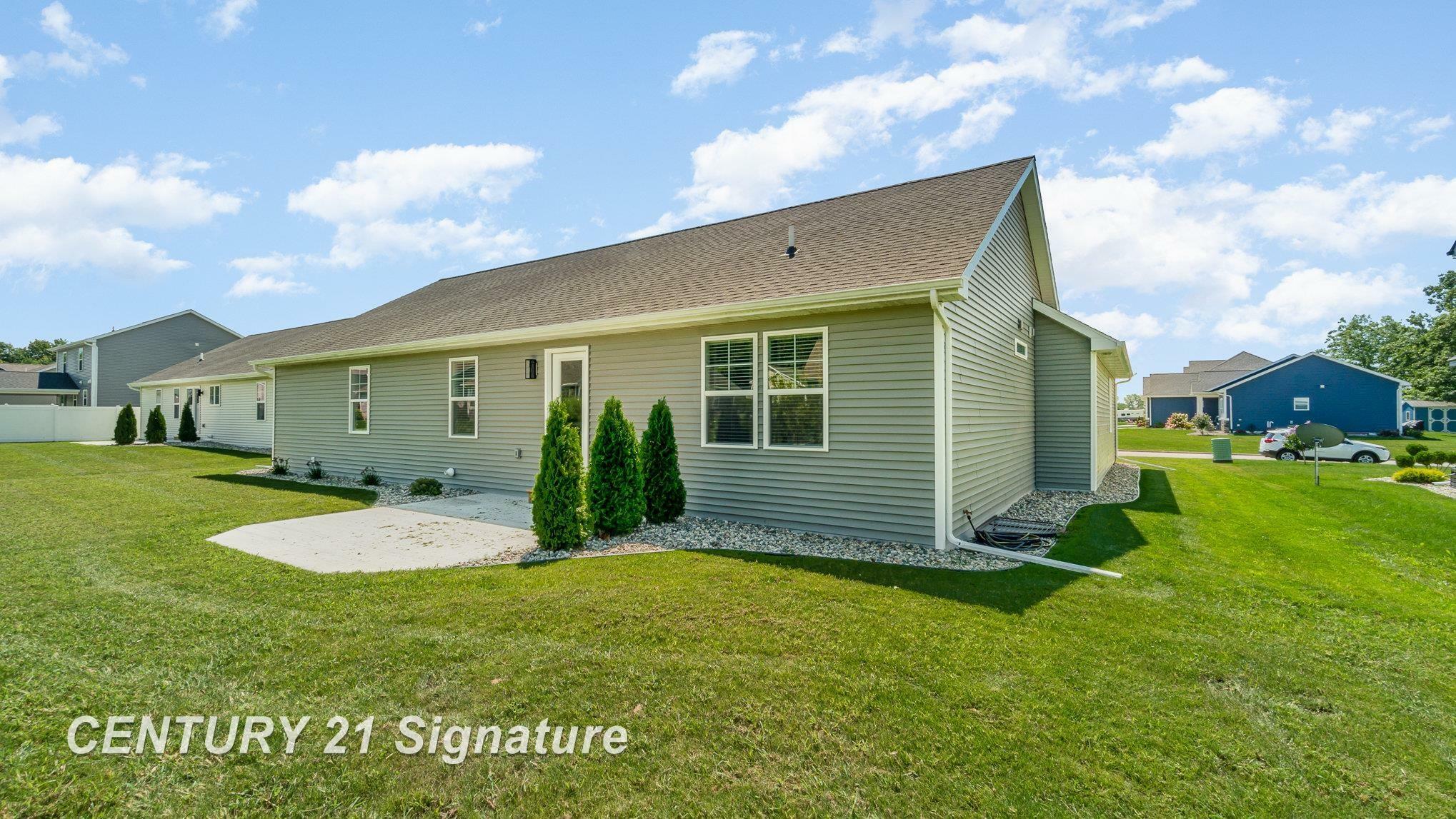 Property Photo: 10464 Laurel Woods Place MI 48623