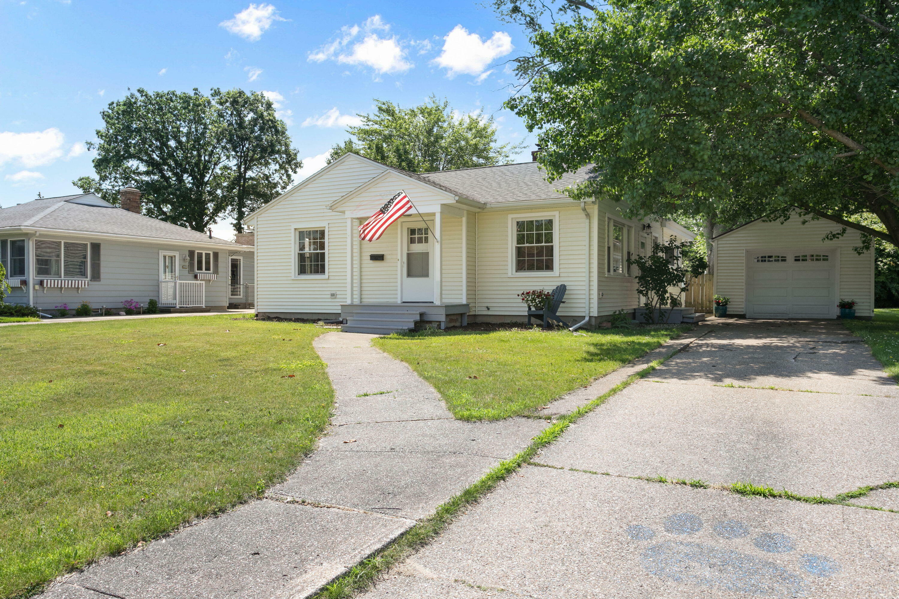 Property Photo: 1200 Orchard Avenue MI 49085