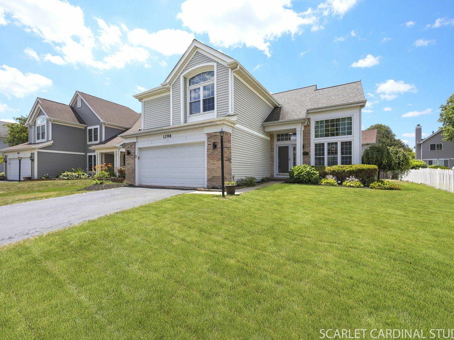 Property Photo: 1298 Dunbarton Drive IL 60502