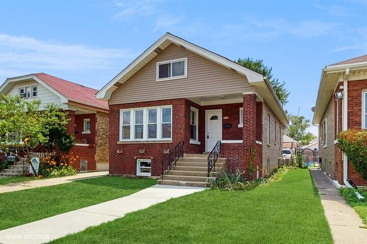 Property Photo:  5041 W Fletcher Street  IL 60641 