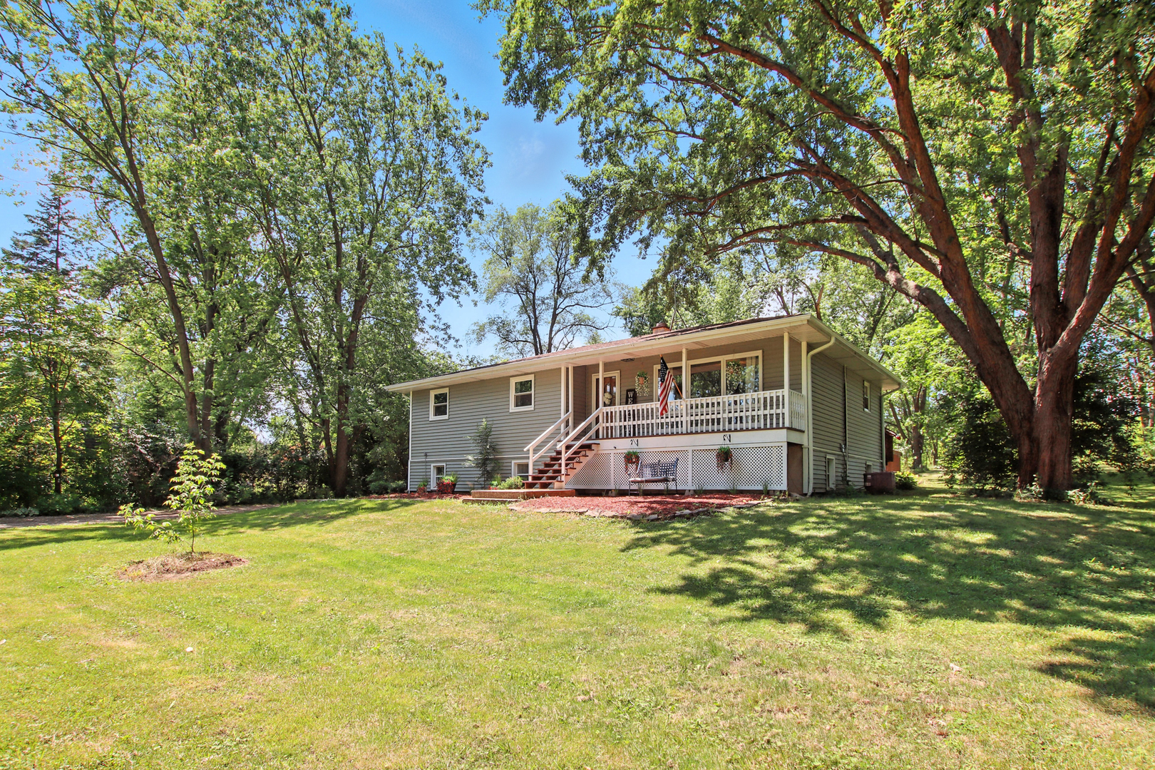 Property Photo: 40474 N Glendale Avenue IL 60099