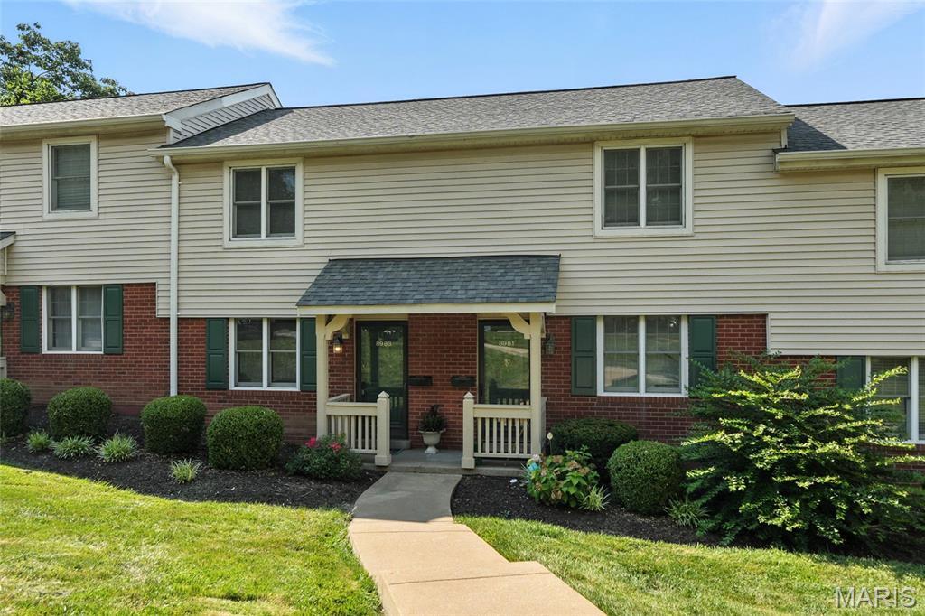 8983 S Swan Circle  Brentwood MO 63144 photo