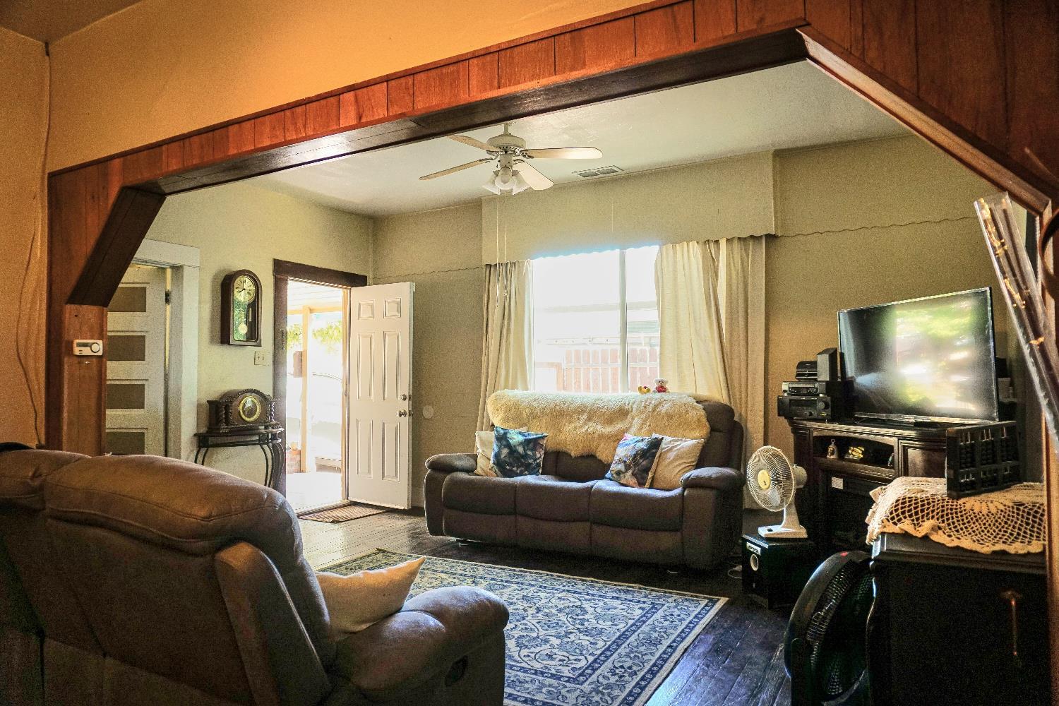 Property Photo:  509 Orange Avenue  CA 93610 