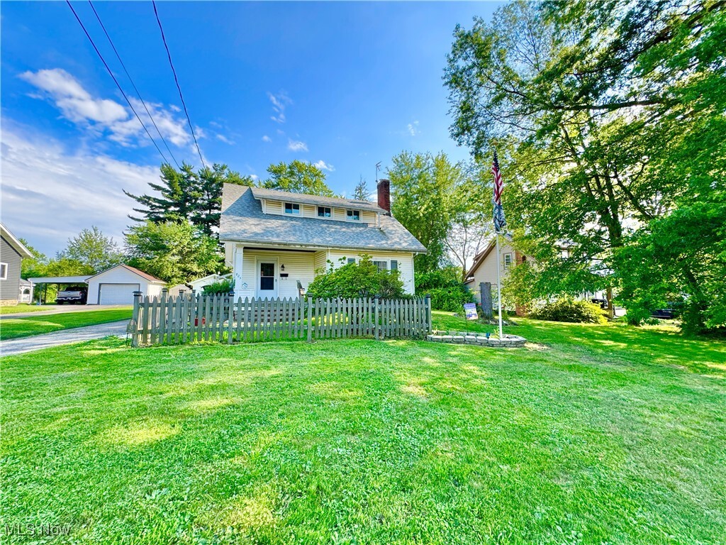 Property Photo: 825 Summit Street OH 44460