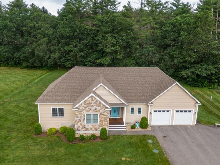 Property Photo: 3 Putnam Farm Road NH 03079