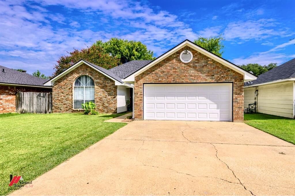 Property Photo: 2564 Downs Circle LA 71111
