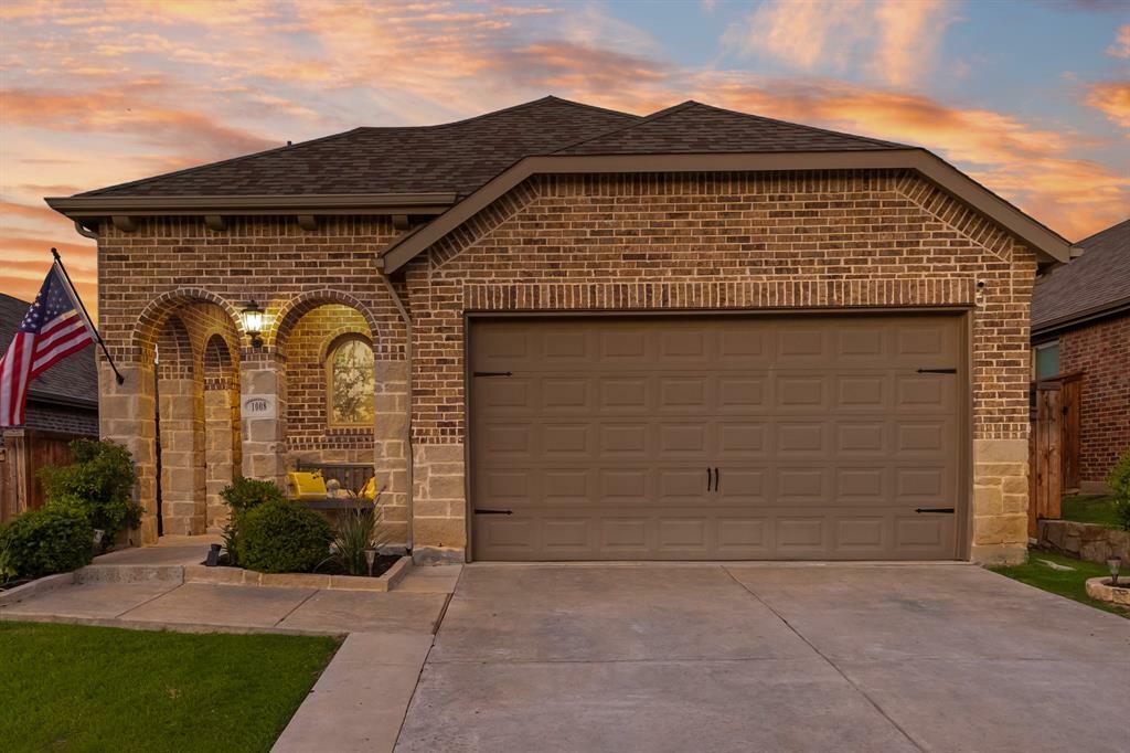 Property Photo: 1008 Shire Drive TX 76227