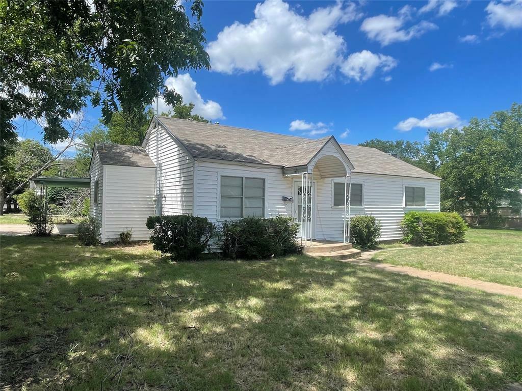 Photo de la propriété:  1016 W Cedar Street  TX 76834 