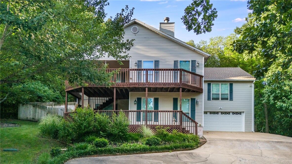 Property Photo:  21 Castleford Drive  AR 72714 