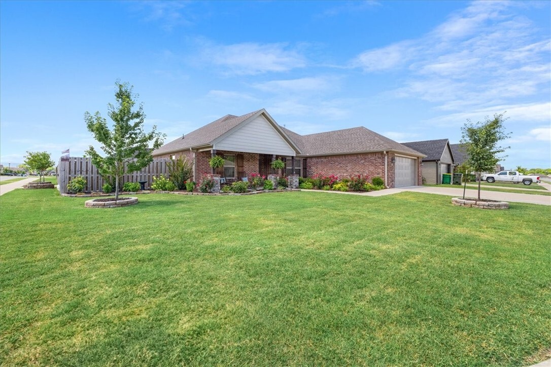 Property Photo: 65 E Loveland Loop AR 72730