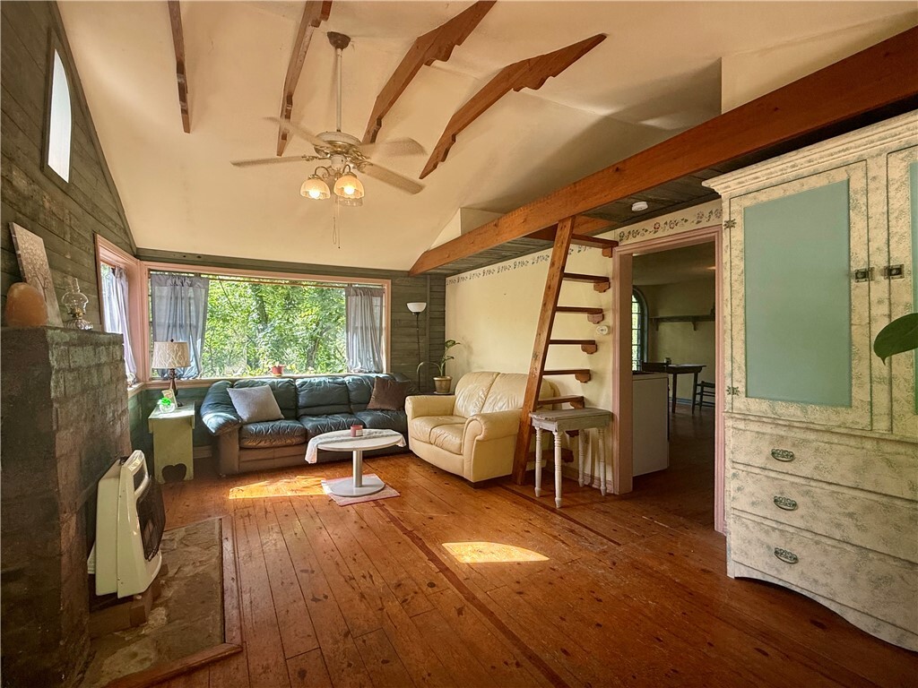 Property Photo: 16 Nut Street AR 72632