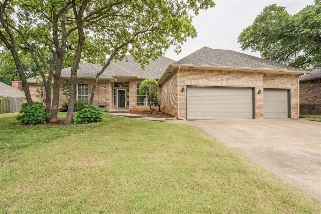 Property Photo:  2717 Asheforde Oaks Boulevard  OK 73034 