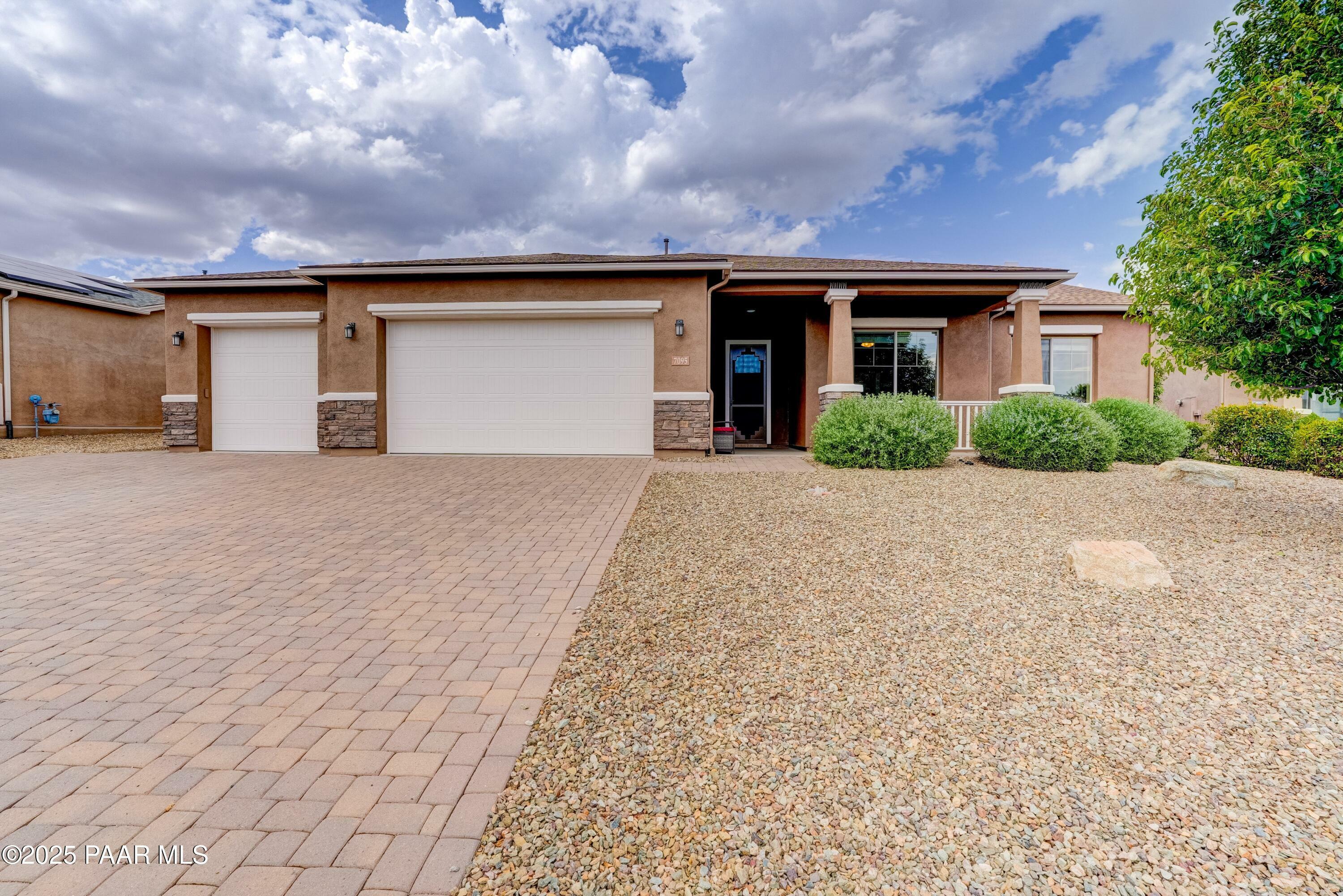 Property Photo: 7095 E Prairie Ridge Road AZ 86315