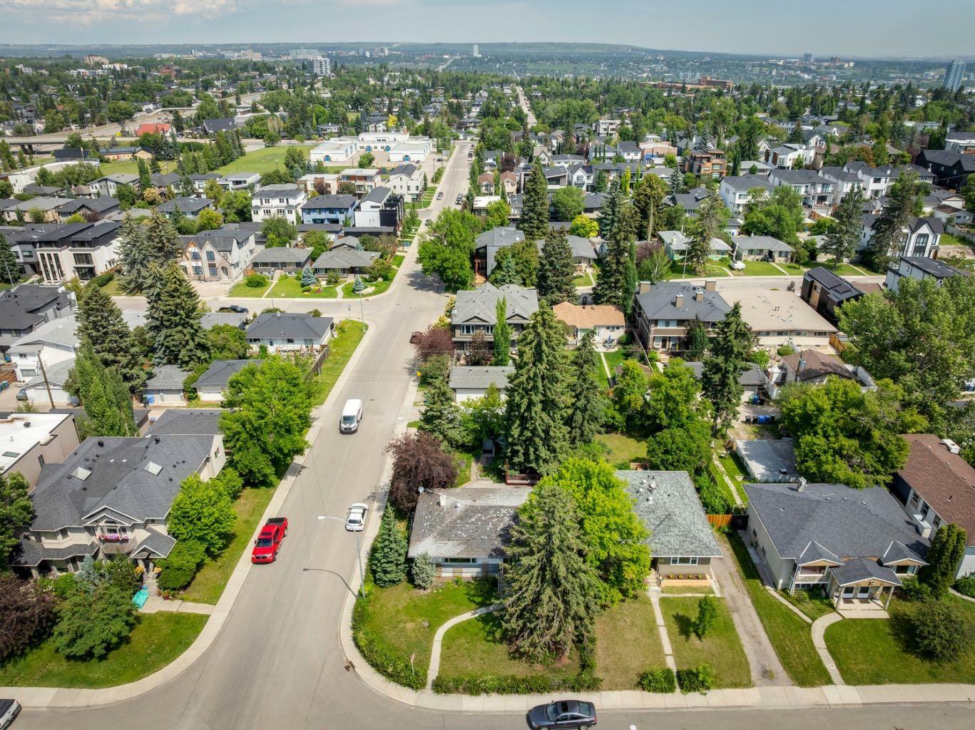 Property Photo: 2240 30 Avenue SW AB T2T 1R7