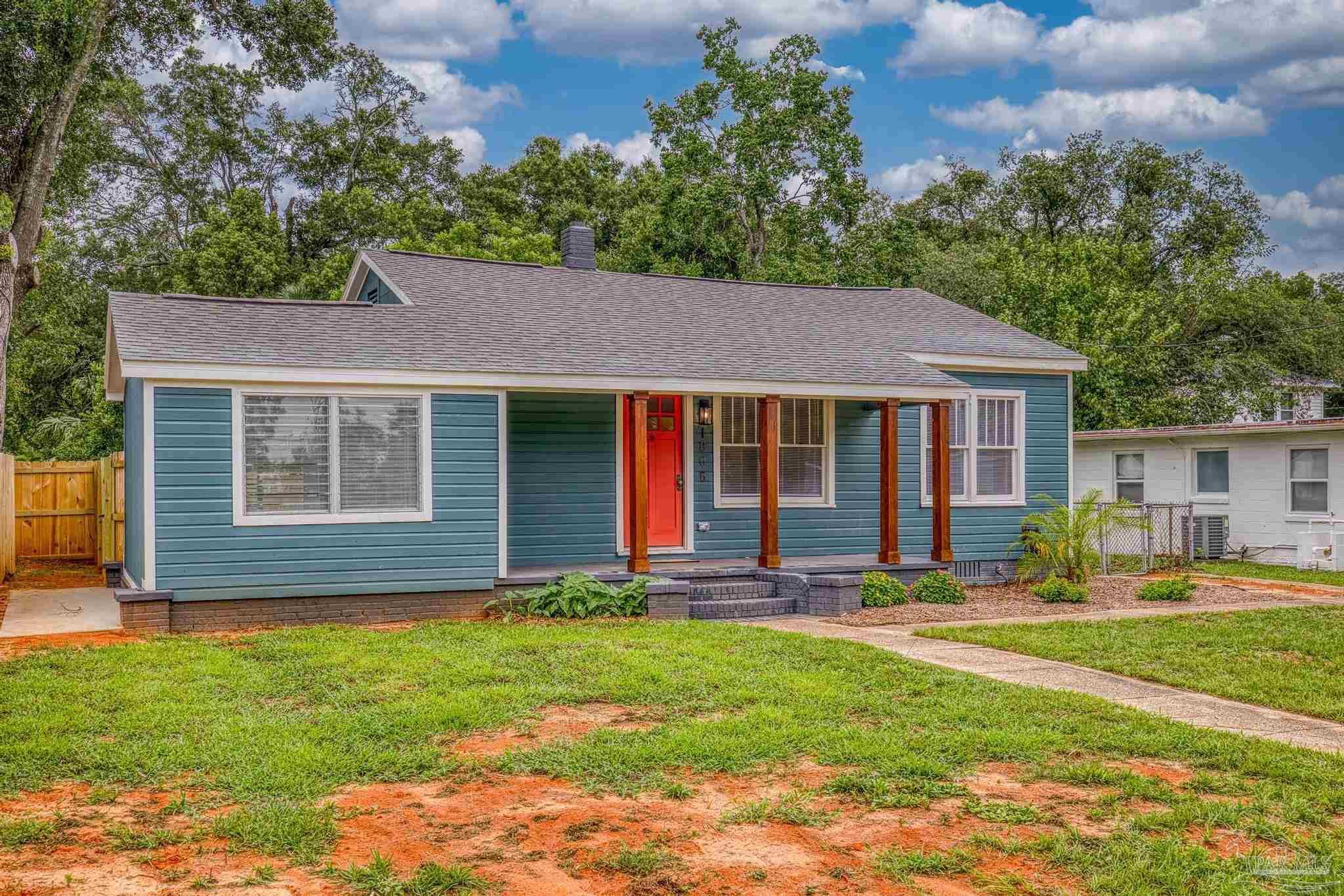 Property Photo: 1806 W Chase St FL 32502