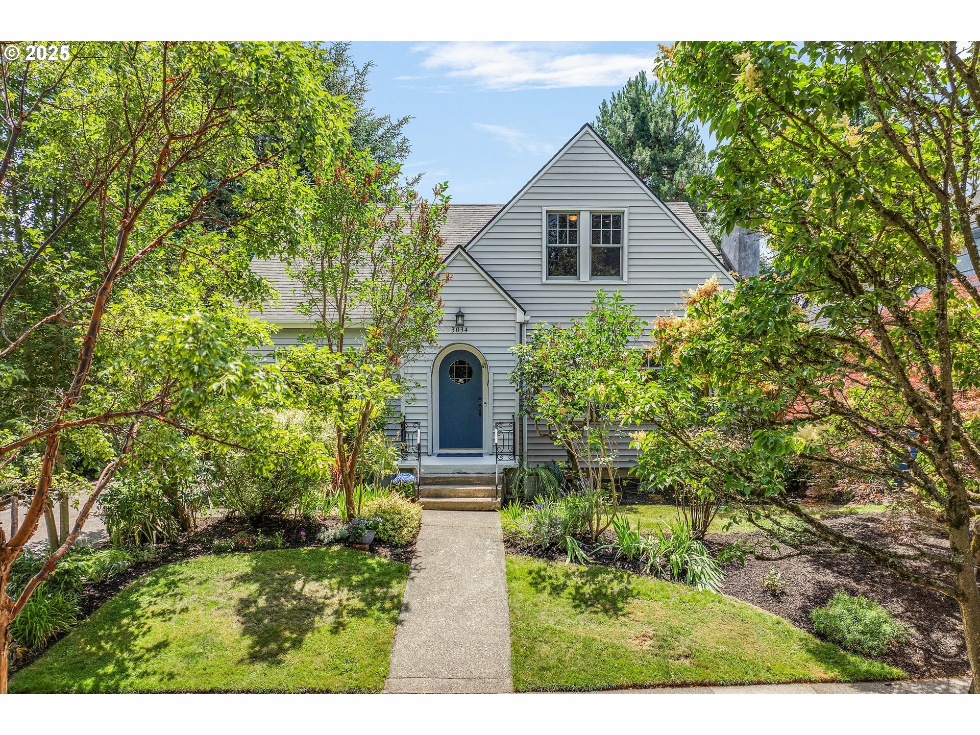 3034 NE Tillamook St  Portland OR 97212 photo