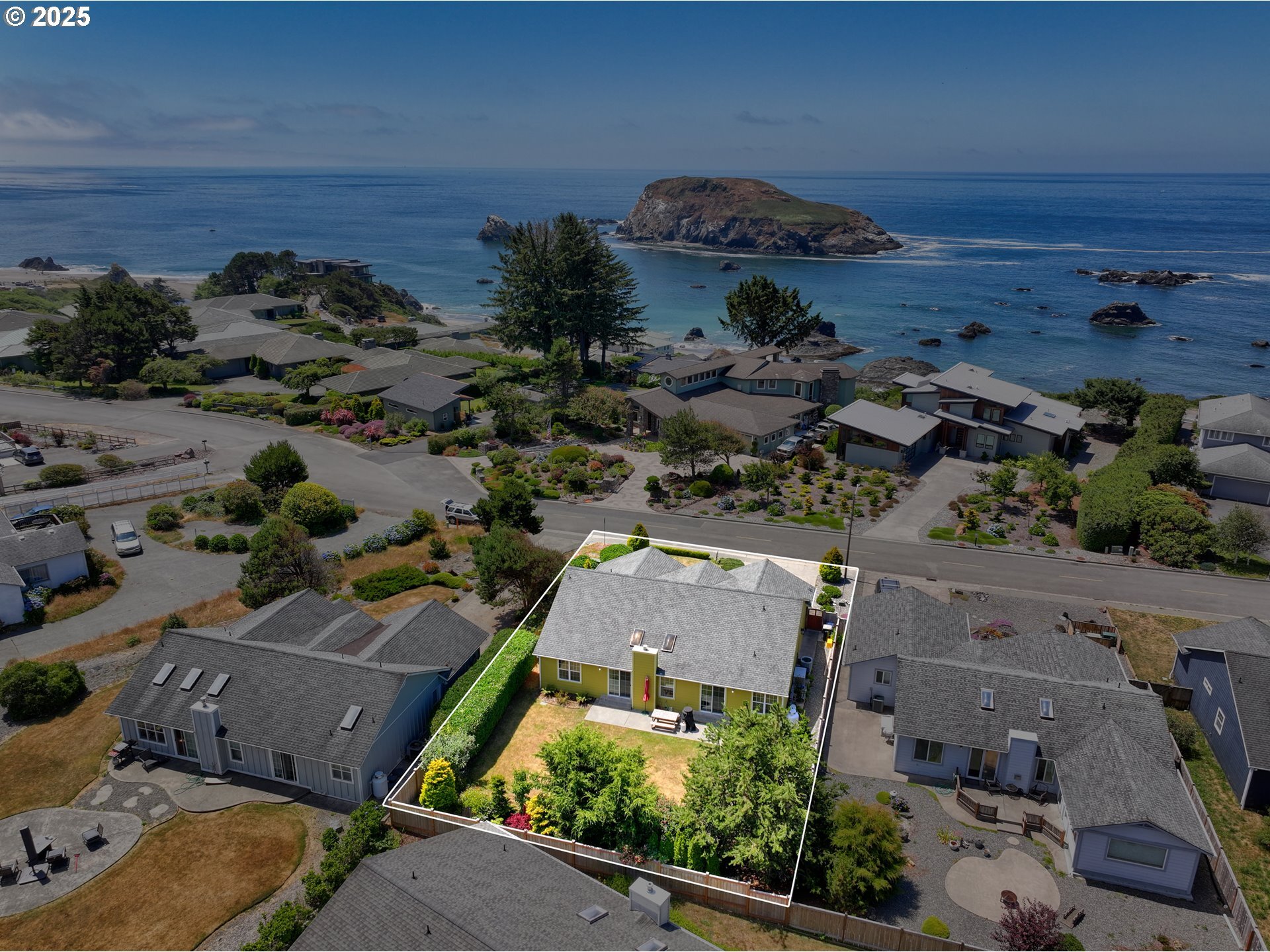 Property Photo: 96343 Dawson Rd OR 97415