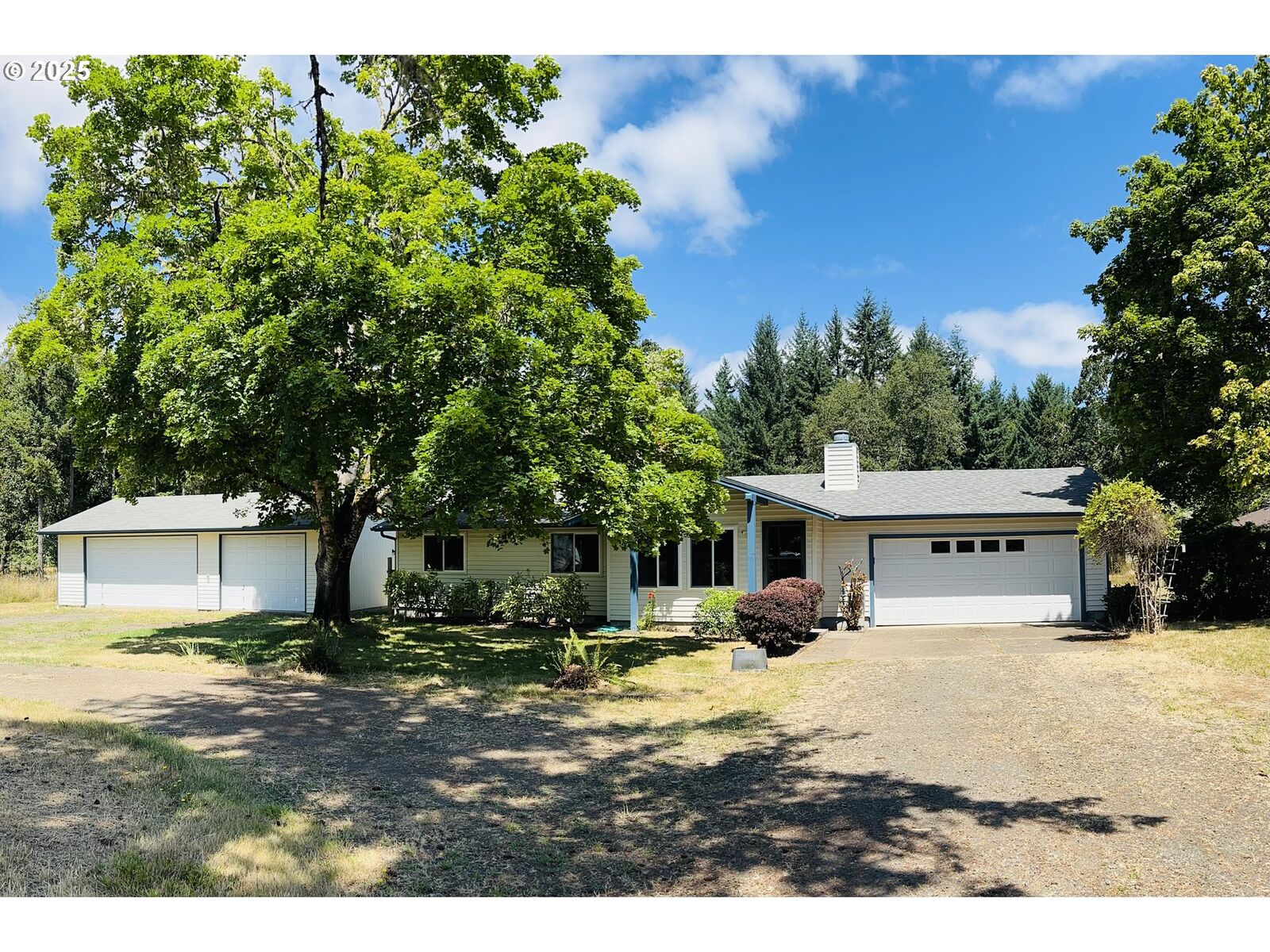 Property Photo:  26197 Fawver Dr  OR 97487 