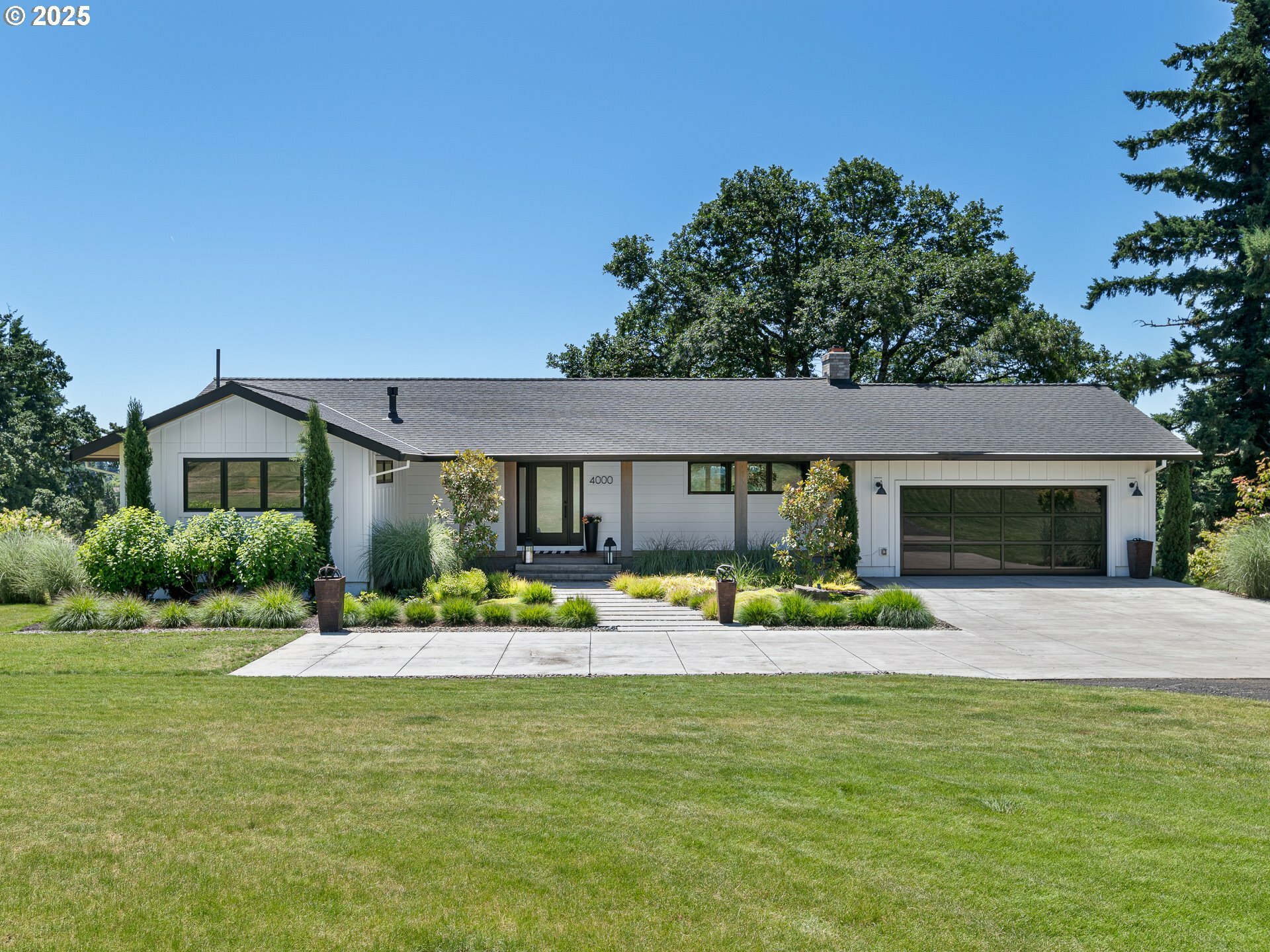 Property Photo: 4000 Ridge Ln OR 97068